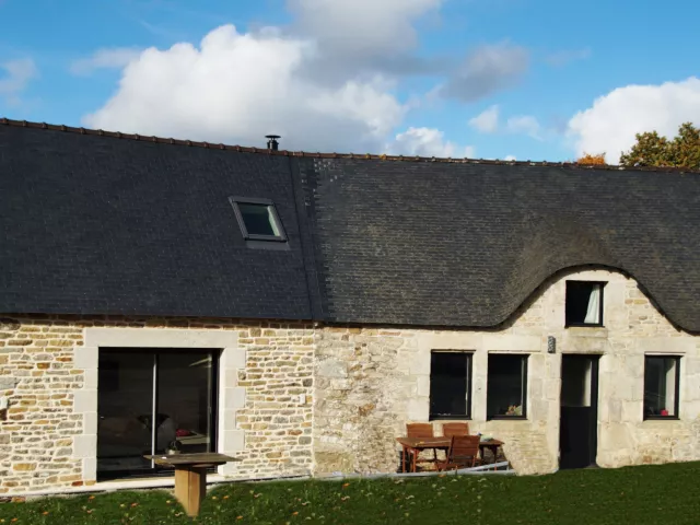  Extension et rénovation d'une maison en pierre à Saint Jean Brevelay 
